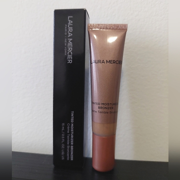 Laura Mercier Tinted Sheer Cream Bronzer - light to medium - Picture 1 of 3